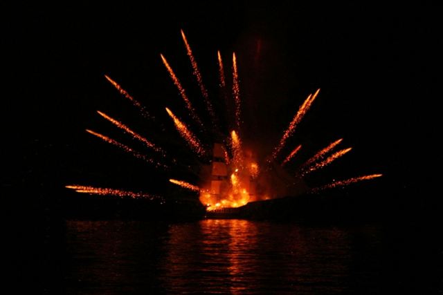 Spetses Armata Festival: Ottoman flagship explodes after fire-attack